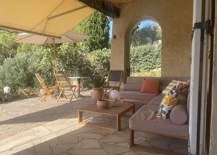 Charmante Vue Calme Au Lavandou - Fr-1-308-145 *